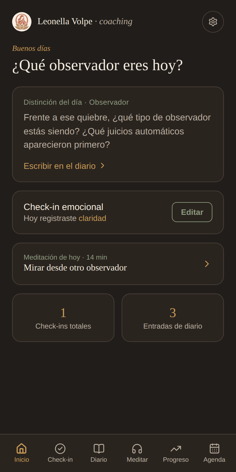 Pantalla de inicio de la app: distinción del día, check-in emocional y meditación de hoy